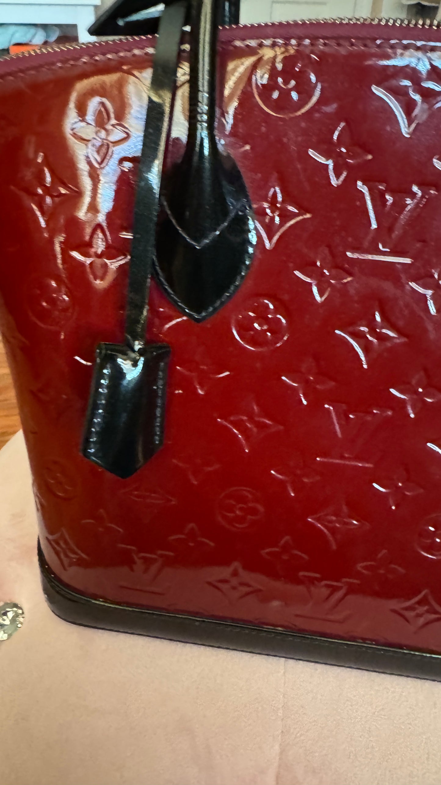 Louis Vuitton Vernis Lock it Handbag